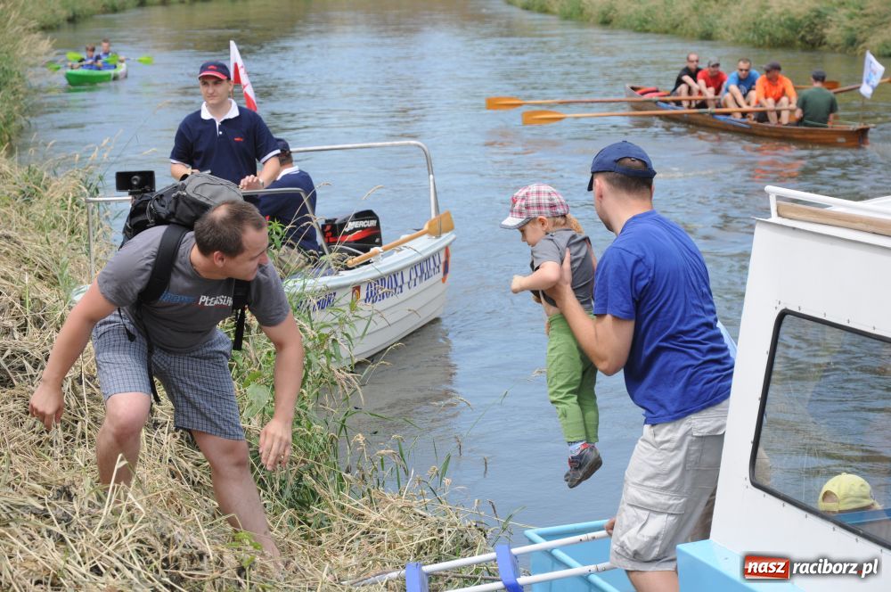 Zdjęcie w galerii na portalu naszraciborz.pl: Pływadła w rytmie Euro 2012 wiadomości z regionu
