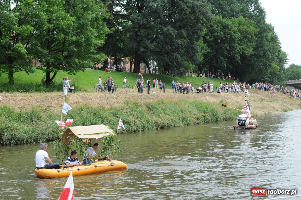 Zdjęcie w galerii na portalu naszraciborz.pl: Pływadła w rytmie Euro 2012 wiadomości z regionu