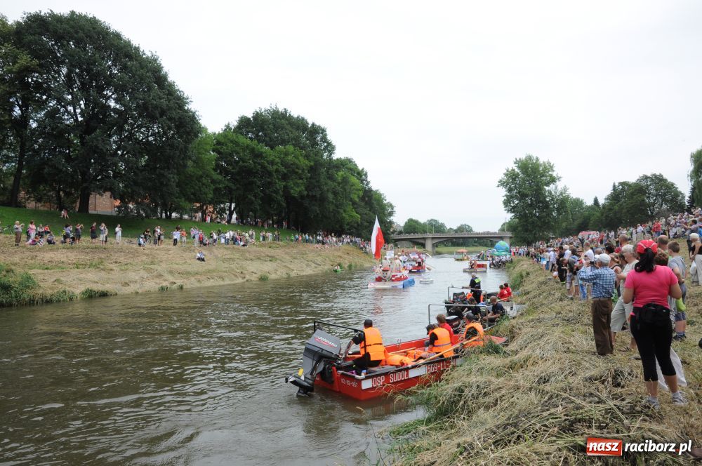 Zdjęcie w galerii na portalu naszraciborz.pl: Pływadła w rytmie Euro 2012 wiadomości z regionu