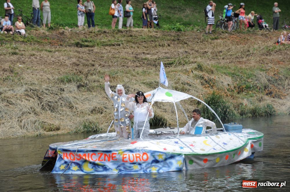 Zdjęcie w galerii na portalu naszraciborz.pl: Pływadła w rytmie Euro 2012 wiadomości z regionu