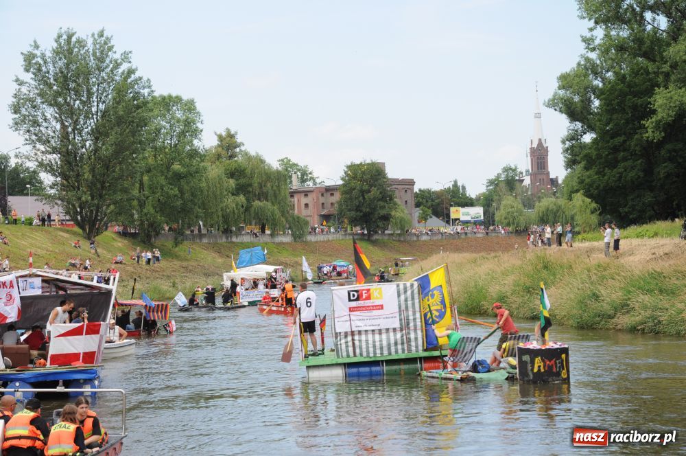 Zdjęcie w galerii na portalu naszraciborz.pl: Pływadła w rytmie Euro 2012 wiadomości z regionu