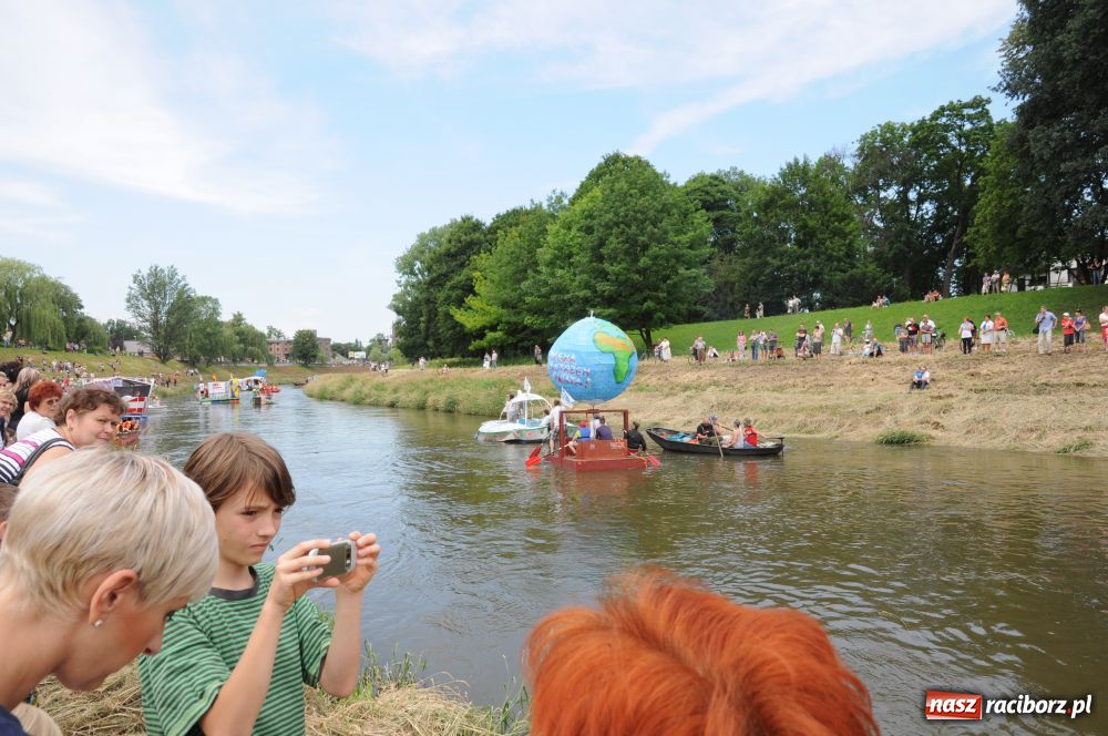 Zdjęcie w galerii na portalu naszraciborz.pl: Pływadła w rytmie Euro 2012 wiadomości z regionu