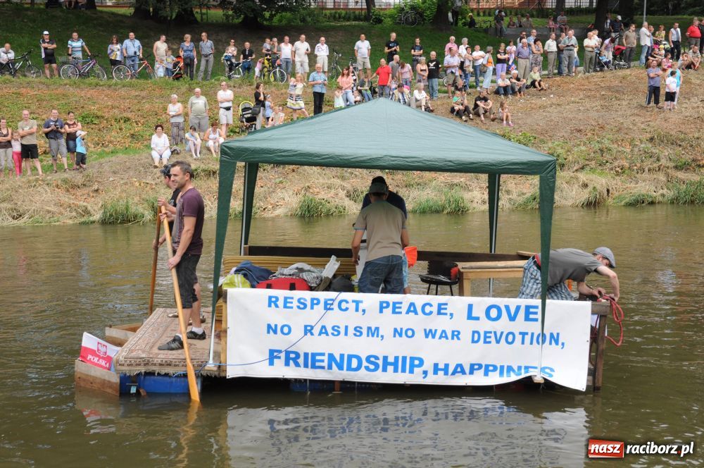 Zdjęcie w galerii na portalu naszraciborz.pl: Pływadła w rytmie Euro 2012 wiadomości z regionu