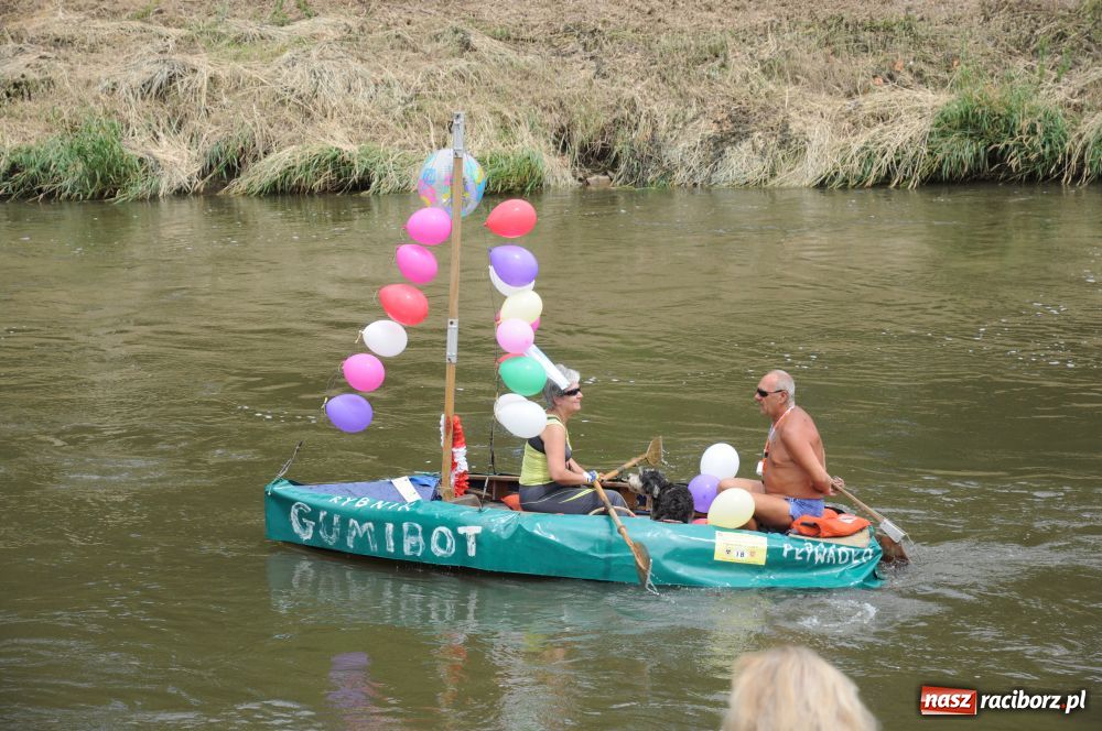Zdjęcie w galerii na portalu naszraciborz.pl: Pływadła w rytmie Euro 2012 wiadomości z regionu