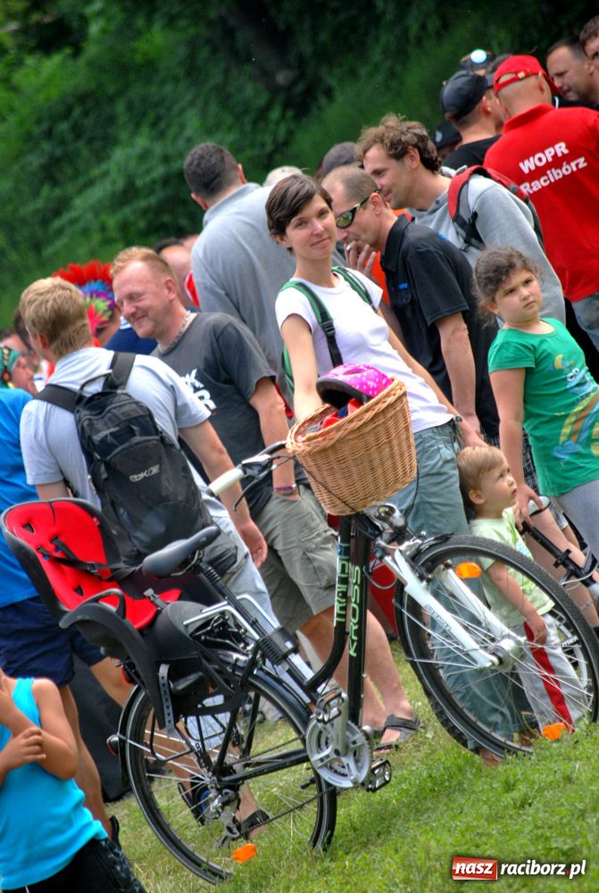 Zdjęcie w galerii na portalu naszraciborz.pl: Pływadła w rytmie Euro 2012 wiadomości z regionu