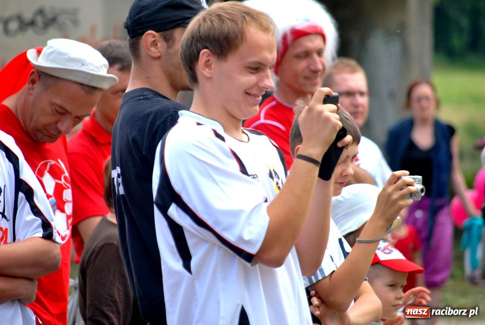 Zdjęcie w galerii na portalu naszraciborz.pl: Pływadła w rytmie Euro 2012 wiadomości z regionu