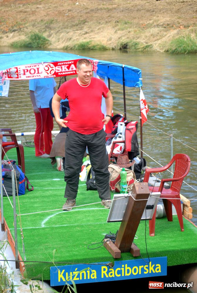 Zdjęcie w galerii na portalu naszraciborz.pl: Pływadła w rytmie Euro 2012 wiadomości z regionu
