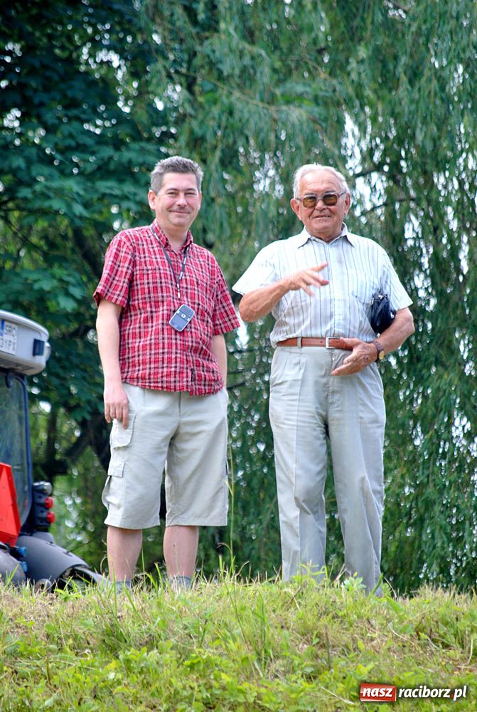 Zdjęcie w galerii na portalu naszraciborz.pl: Pływadła w rytmie Euro 2012 wiadomości z regionu