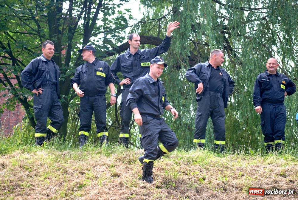 Zdjęcie w galerii na portalu naszraciborz.pl: Pływadła w rytmie Euro 2012 wiadomości z regionu