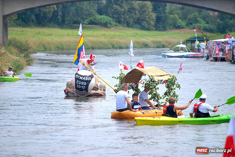Zdjęcie w galerii na portalu naszraciborz.pl: Pływadła w rytmie Euro 2012 wiadomości z regionu