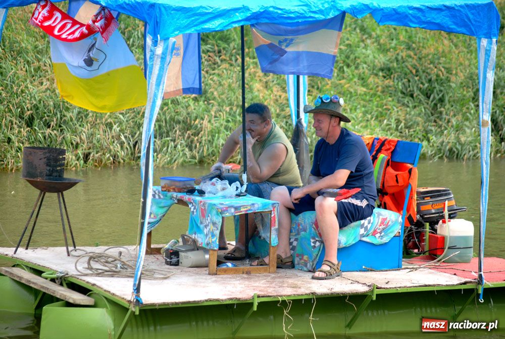 Zdjęcie w galerii na portalu naszraciborz.pl: Pływadła w rytmie Euro 2012 wiadomości z regionu