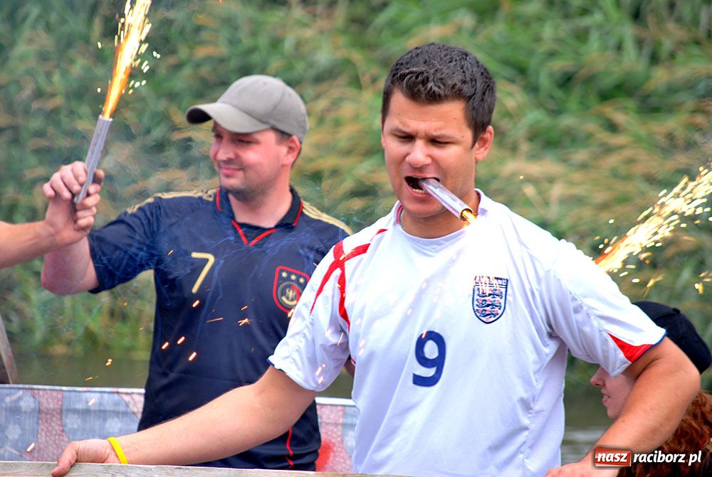 Zdjęcie w galerii na portalu naszraciborz.pl: Pływadła w rytmie Euro 2012 wiadomości z regionu