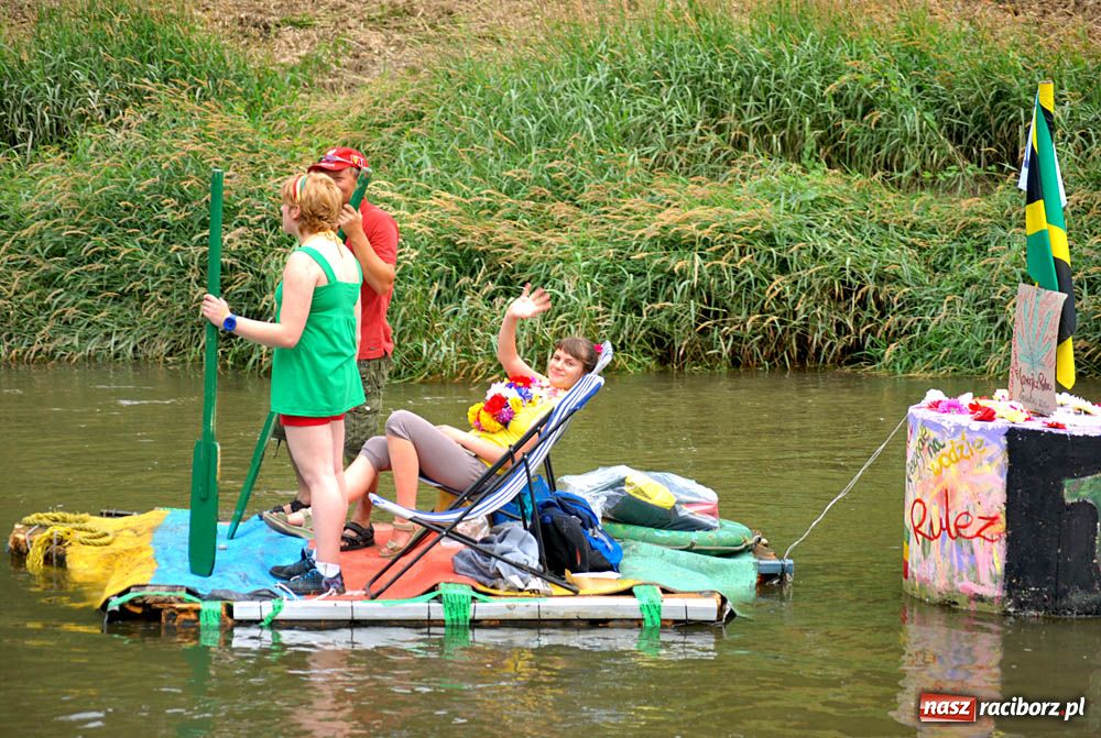 Zdjęcie w galerii na portalu naszraciborz.pl: Pływadła w rytmie Euro 2012 wiadomości z regionu
