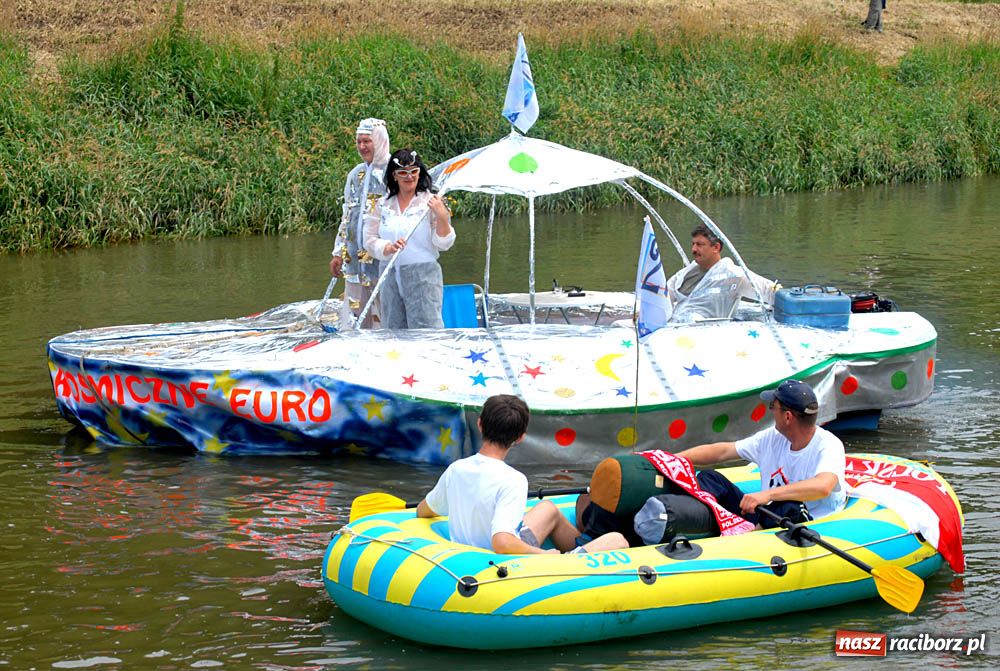 Zdjęcie w galerii na portalu naszraciborz.pl: Pływadła w rytmie Euro 2012 wiadomości z regionu