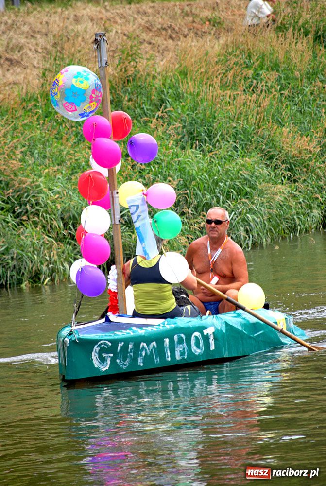 Zdjęcie w galerii na portalu naszraciborz.pl: Pływadła w rytmie Euro 2012 wiadomości z regionu