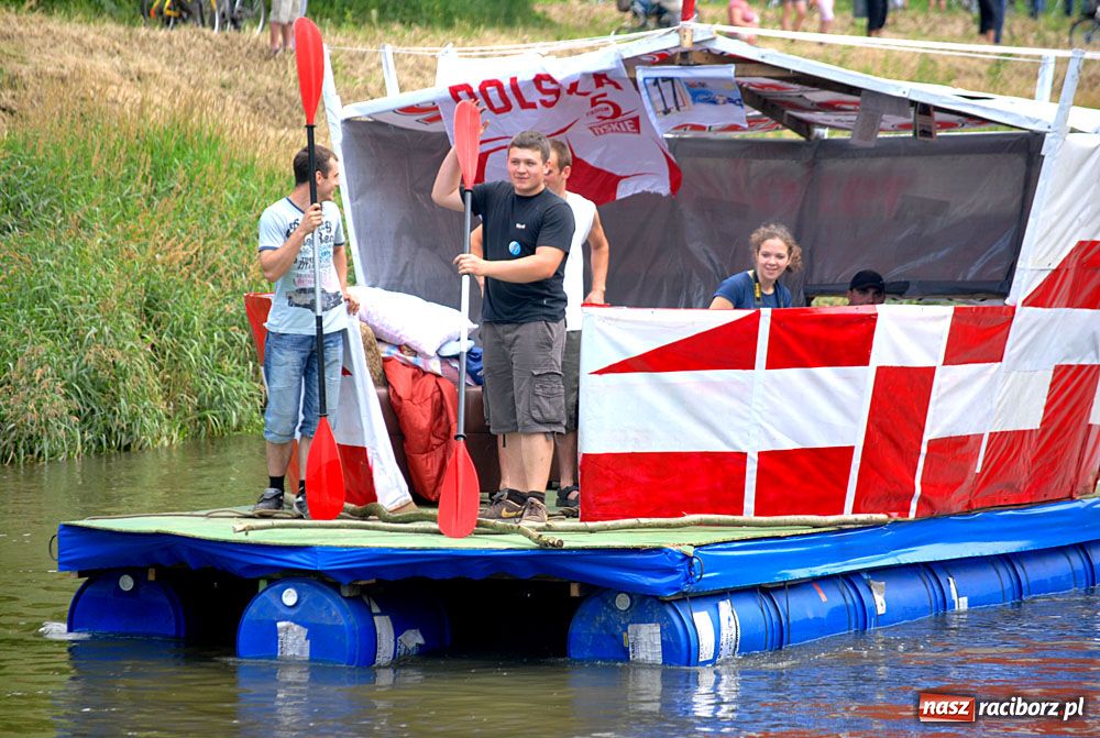 Zdjęcie w galerii na portalu naszraciborz.pl: Pływadła w rytmie Euro 2012 wiadomości z regionu