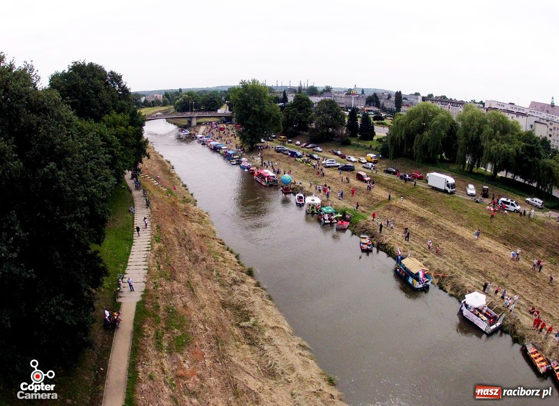 Zdjęcie w galerii na portalu naszraciborz.pl: Pływadła w rytmie Euro 2012 wiadomości z regionu
