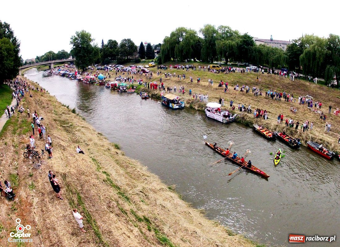 Zdjęcie w galerii na portalu naszraciborz.pl: Pływadła w rytmie Euro 2012 wiadomości z regionu