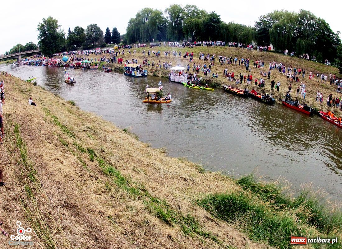 Zdjęcie w galerii na portalu naszraciborz.pl: Pływadła w rytmie Euro 2012 wiadomości z regionu