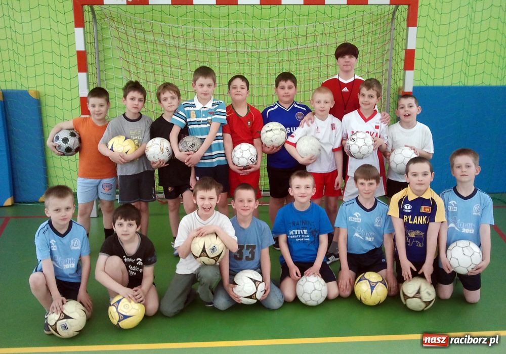 Zdjęcie w galerii na portalu naszraciborz.pl: Pawłów wśród Szkółek piłkarskich NIVEA wiadomości z regionu