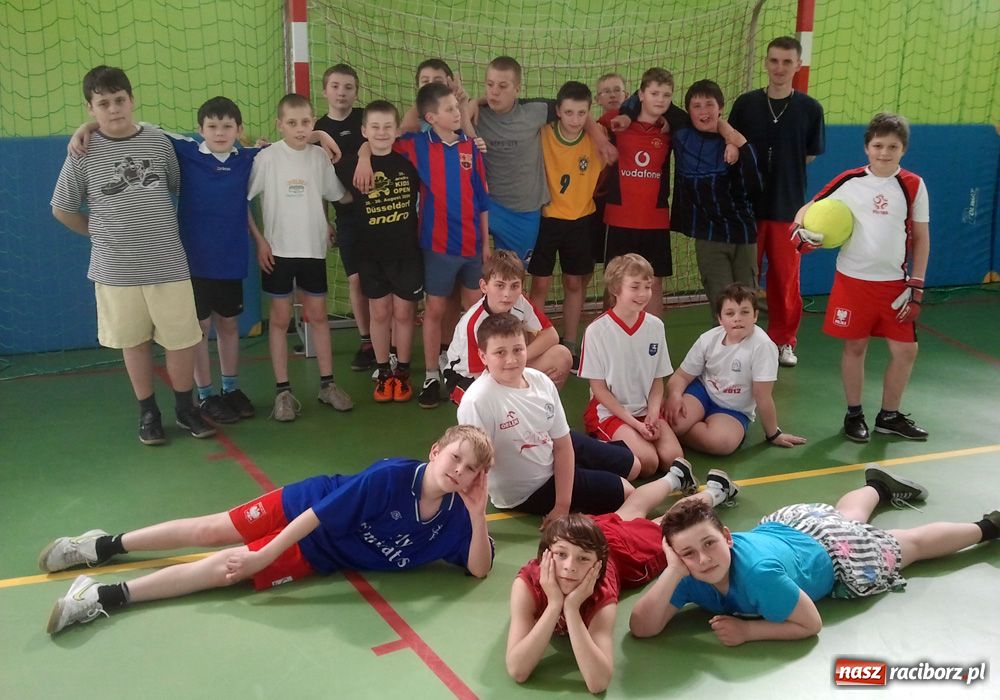 Zdjęcie w galerii na portalu naszraciborz.pl: Pawłów wśród Szkółek piłkarskich NIVEA wiadomości z regionu