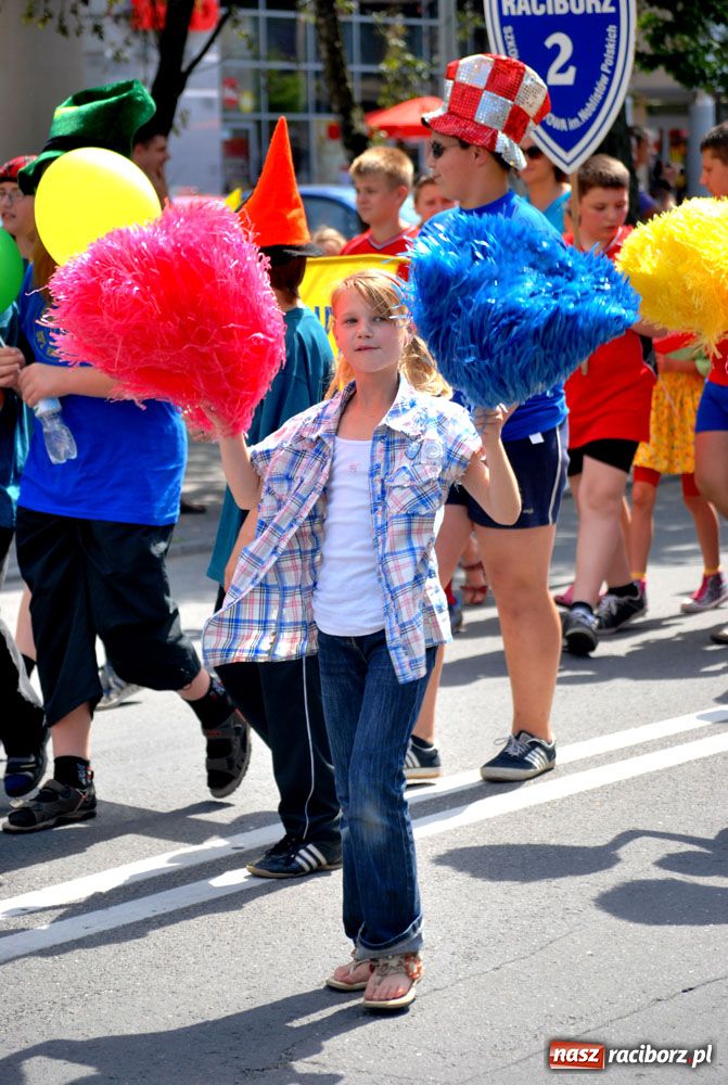 Zdjęcie w galerii na portalu naszraciborz.pl: Przemarsz i występy z okazji Dni Raciborza wiadomości z regionu