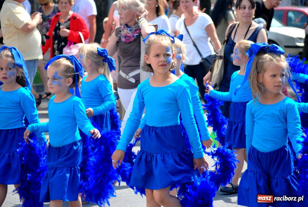 Zdjęcie w galerii na portalu naszraciborz.pl: Przemarsz i występy z okazji Dni Raciborza wiadomości z regionu