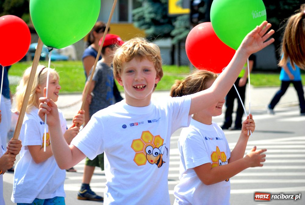 Zdjęcie w galerii na portalu naszraciborz.pl: Przemarsz i występy z okazji Dni Raciborza wiadomości z regionu