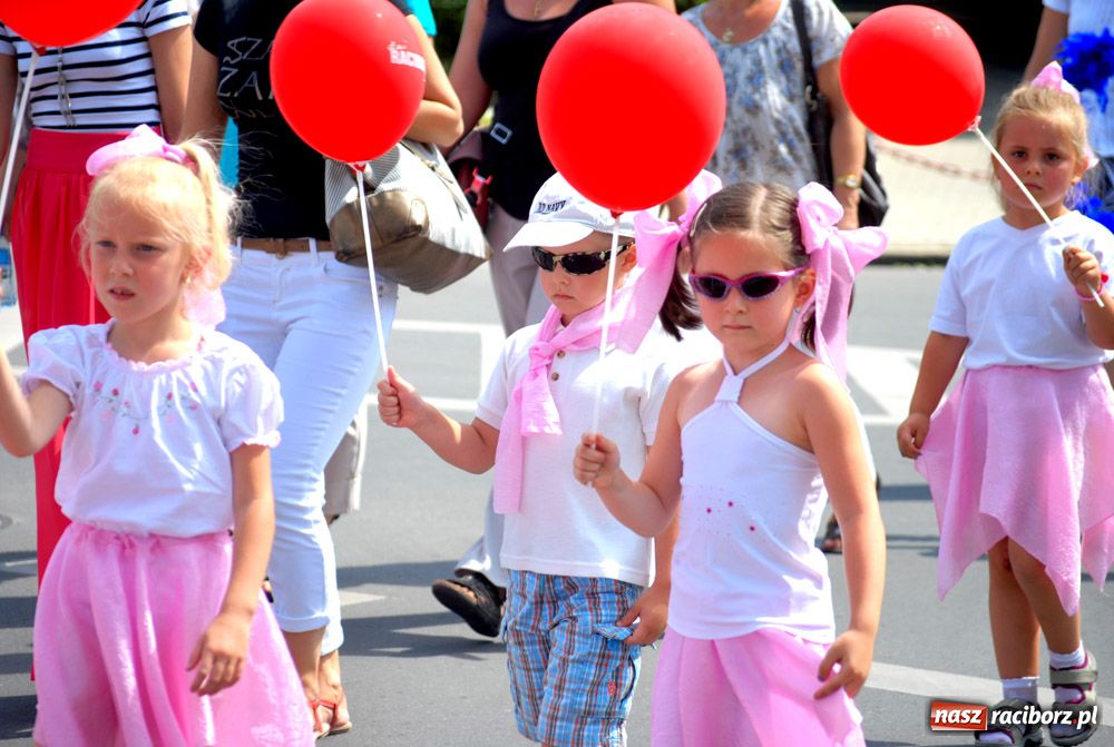 Zdjęcie w galerii na portalu naszraciborz.pl: Przemarsz i występy z okazji Dni Raciborza wiadomości z regionu