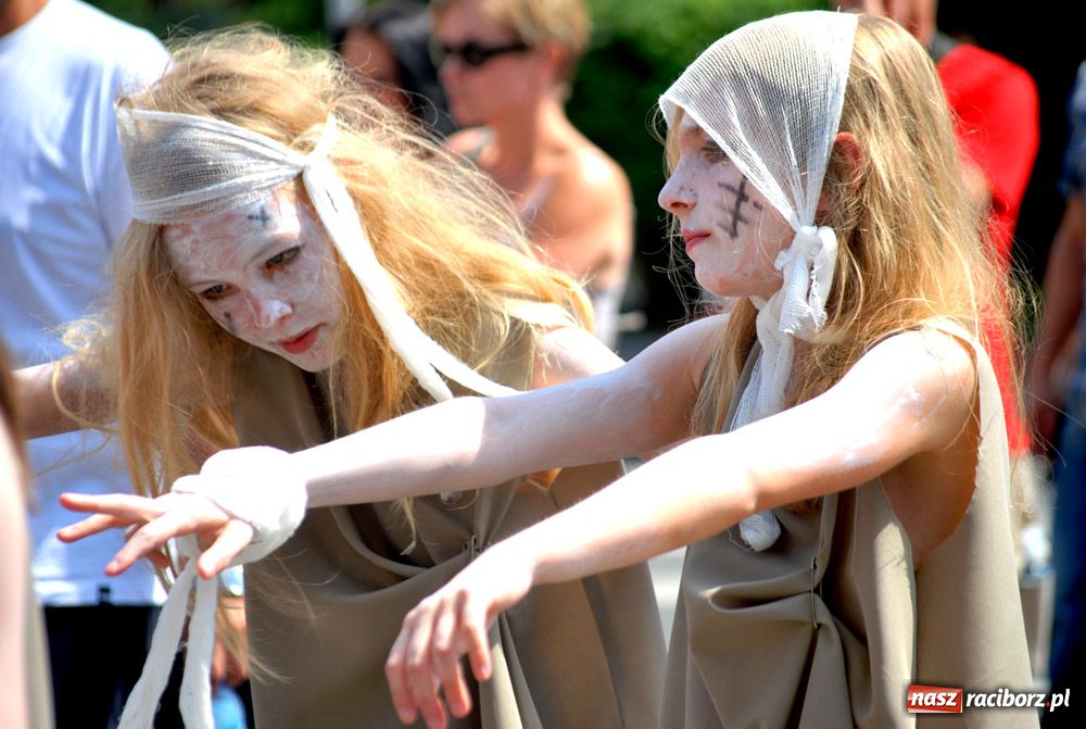 Zdjęcie w galerii na portalu naszraciborz.pl: Przemarsz i występy z okazji Dni Raciborza wiadomości z regionu