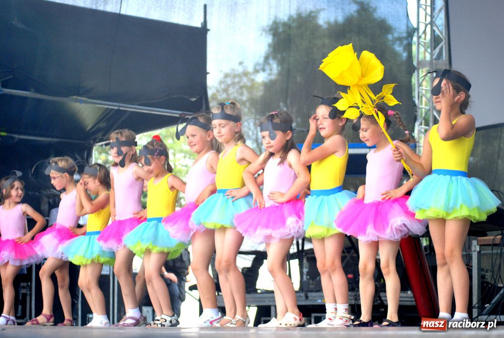 Zdjęcie w galerii na portalu naszraciborz.pl: Przemarsz i występy z okazji Dni Raciborza wiadomości z regionu