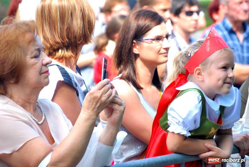 Zdjęcie w galerii na portalu naszraciborz.pl: Przemarsz i występy z okazji Dni Raciborza wiadomości z regionu