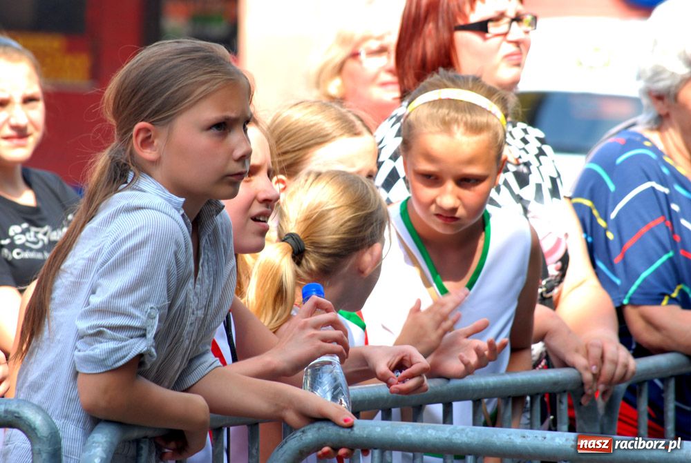 Zdjęcie w galerii na portalu naszraciborz.pl: Przemarsz i występy z okazji Dni Raciborza wiadomości z regionu