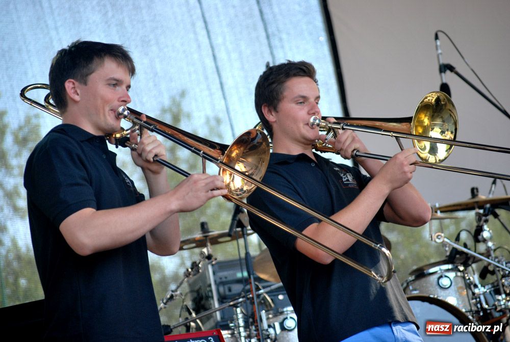 Zdjęcie w galerii na portalu naszraciborz.pl: Przemarsz i występy z okazji Dni Raciborza wiadomości z regionu