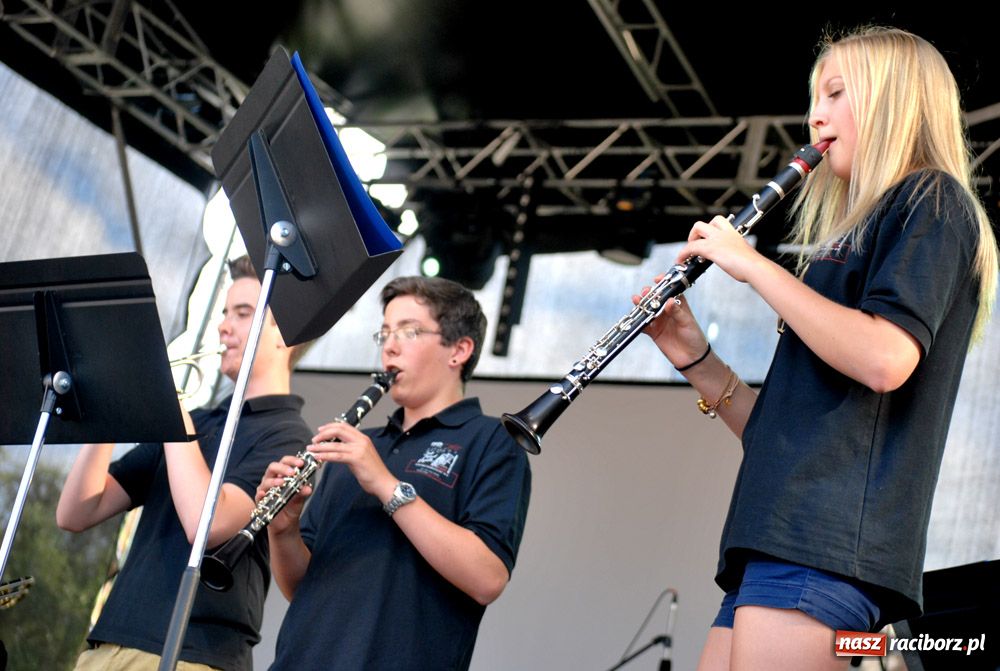 Zdjęcie w galerii na portalu naszraciborz.pl: Przemarsz i występy z okazji Dni Raciborza wiadomości z regionu