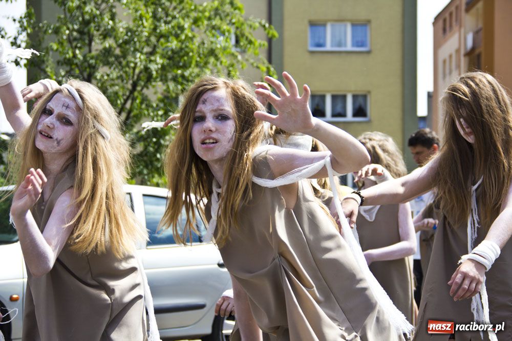 Zdjęcie w galerii na portalu naszraciborz.pl: Przemarsz i występy z okazji Dni Raciborza wiadomości z regionu