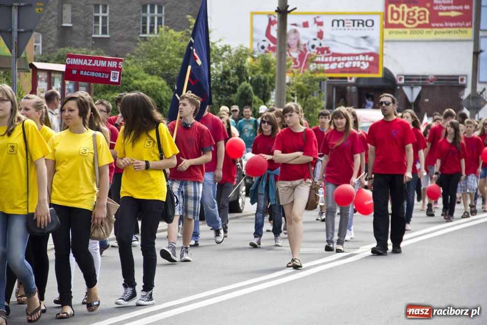 Zdjęcie w galerii na portalu naszraciborz.pl: Przemarsz i występy z okazji Dni Raciborza wiadomości z regionu