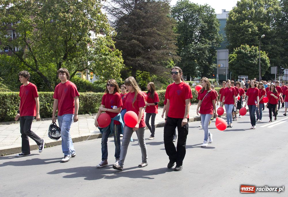 Zdjęcie w galerii na portalu naszraciborz.pl: Przemarsz i występy z okazji Dni Raciborza wiadomości z regionu