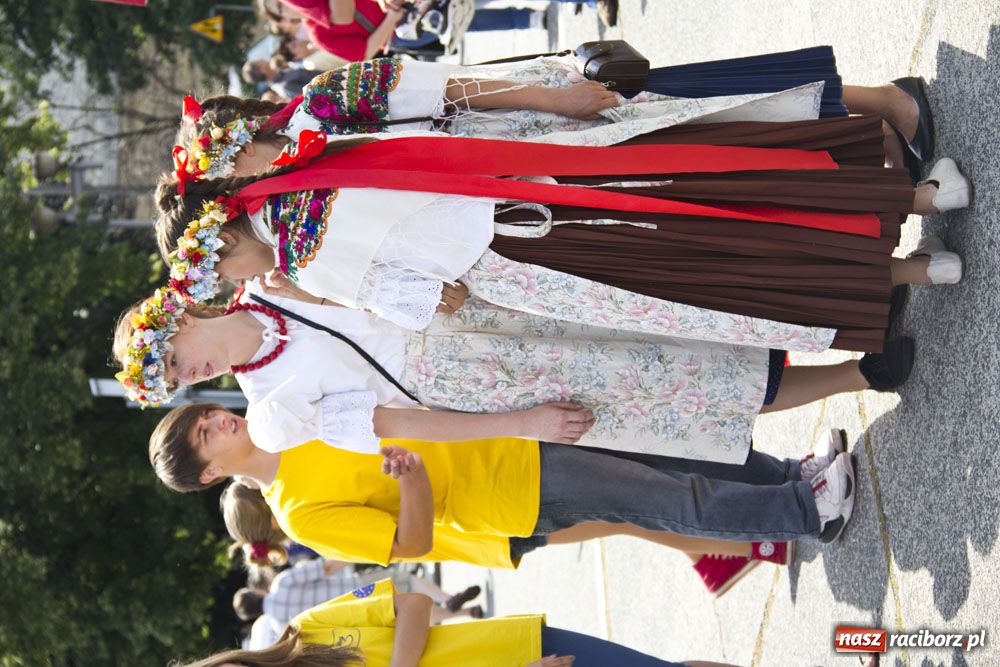 Zdjęcie w galerii na portalu naszraciborz.pl: Przemarsz i występy z okazji Dni Raciborza wiadomości z regionu