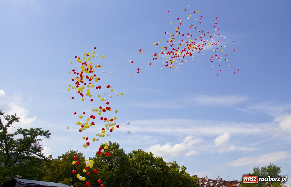 Zdjęcie w galerii na portalu naszraciborz.pl: Przemarsz i występy z okazji Dni Raciborza wiadomości z regionu