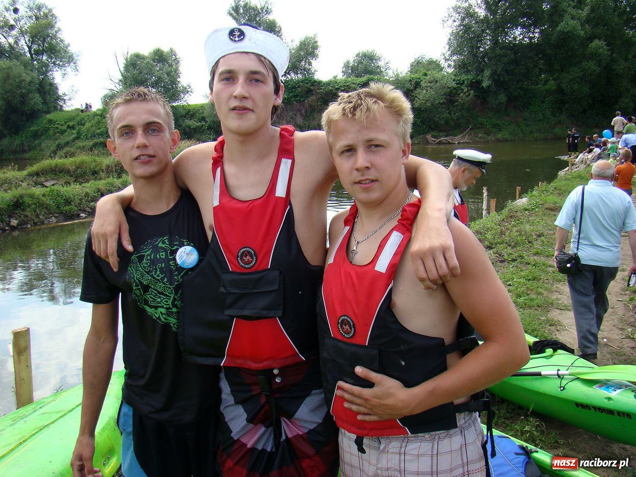 Zdjęcie w galerii na portalu naszraciborz.pl: Przystanek Turze: pływadła zacumowały wiadomości z regionu