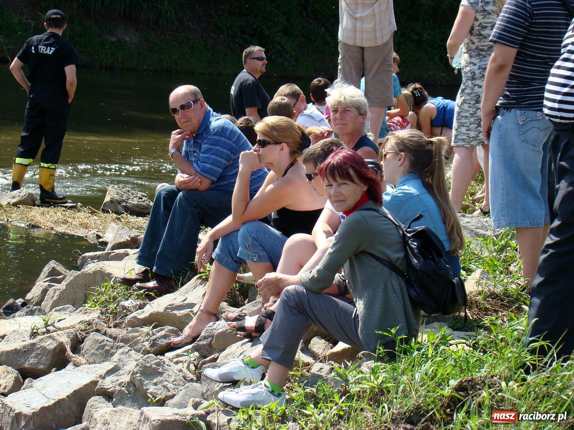 Zdjęcie w galerii na portalu naszraciborz.pl: Przystanek Turze: pływadła zacumowały wiadomości z regionu