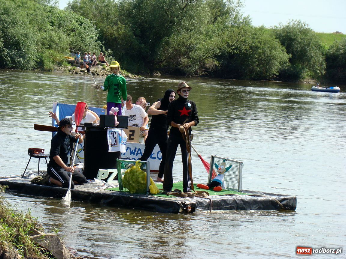 Zdjęcie w galerii na portalu naszraciborz.pl: Przystanek Turze: pływadła zacumowały wiadomości z regionu
