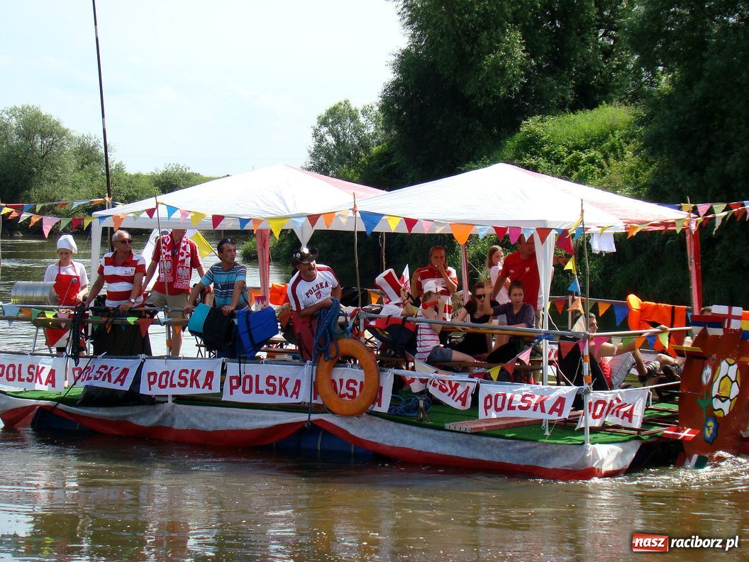 Zdjęcie w galerii na portalu naszraciborz.pl: Przystanek Turze: pływadła zacumowały wiadomości z regionu