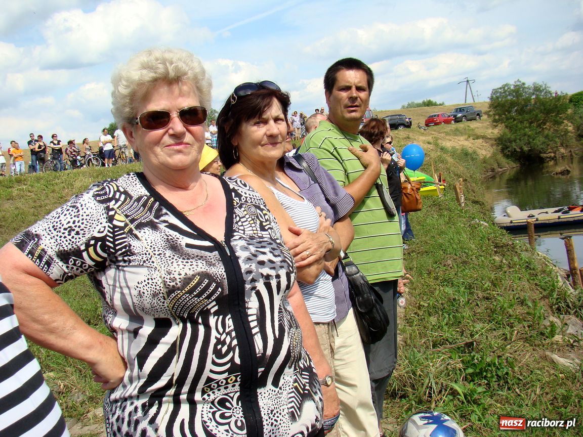 Zdjęcie w galerii na portalu naszraciborz.pl: Przystanek Turze: pływadła zacumowały wiadomości z regionu