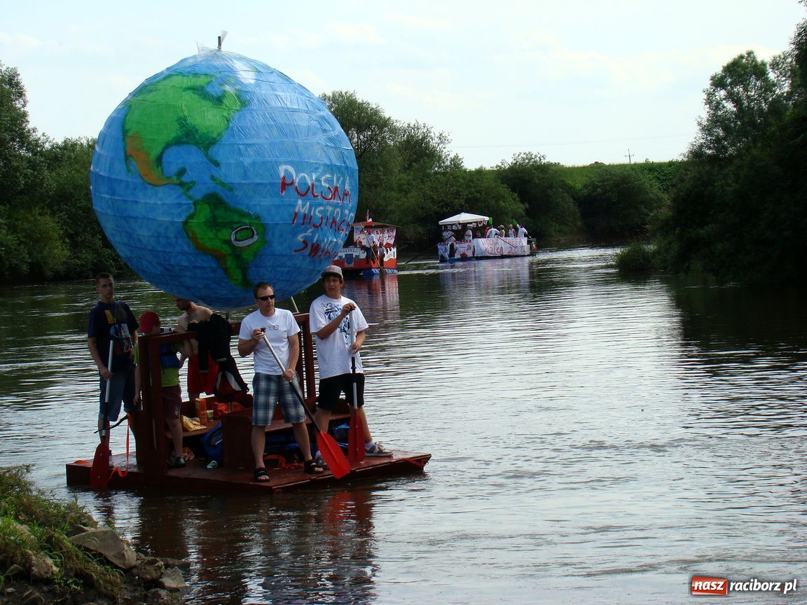 Zdjęcie w galerii na portalu naszraciborz.pl: Przystanek Turze: pływadła zacumowały wiadomości z regionu