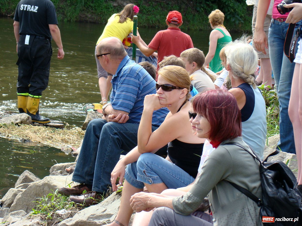 Zdjęcie w galerii na portalu naszraciborz.pl: Przystanek Turze: pływadła zacumowały wiadomości z regionu