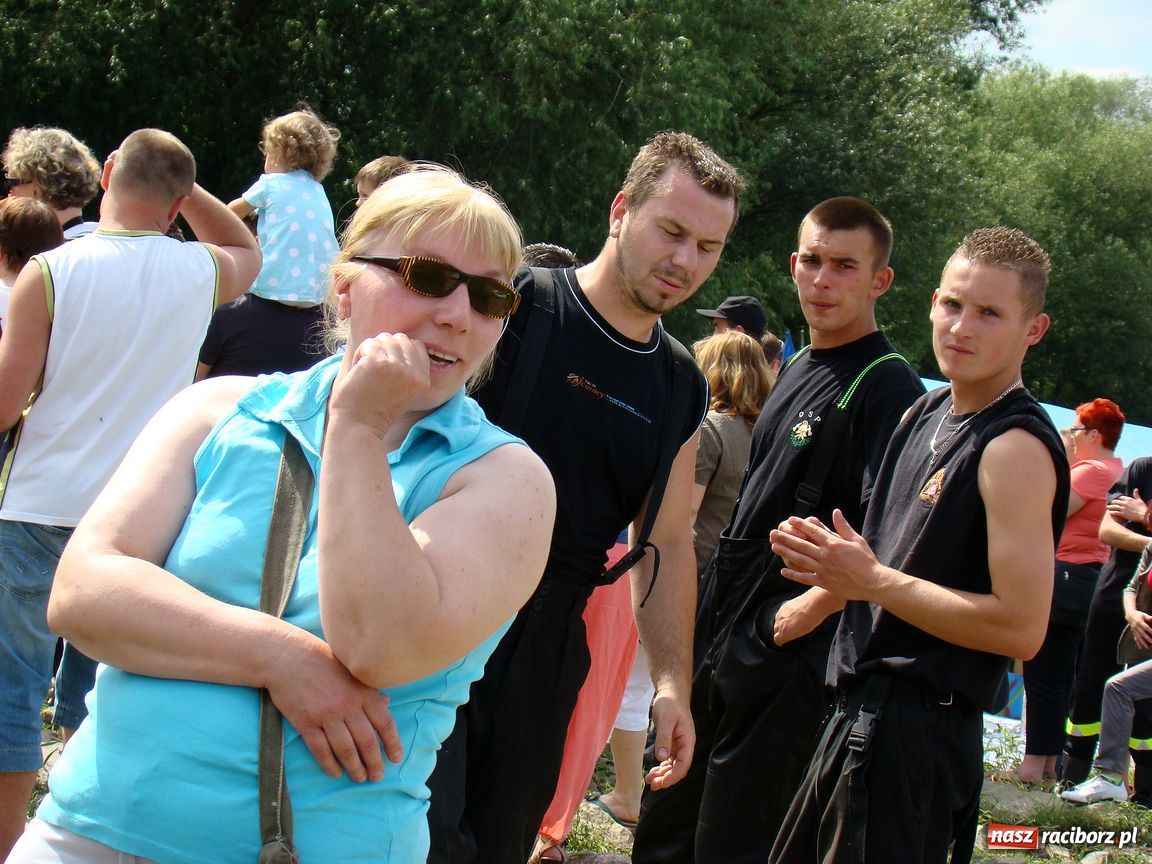 Zdjęcie w galerii na portalu naszraciborz.pl: Przystanek Turze: pływadła zacumowały wiadomości z regionu