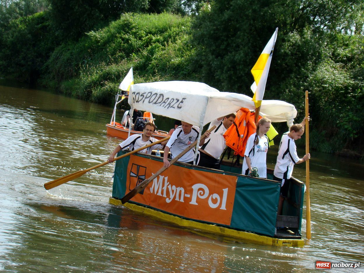Zdjęcie w galerii na portalu naszraciborz.pl: Przystanek Turze: pływadła zacumowały wiadomości z regionu
