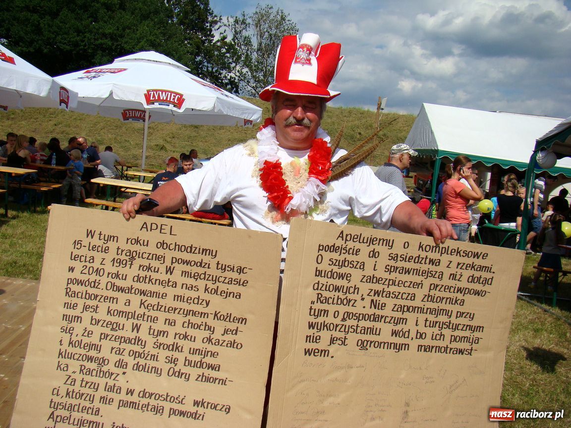 Zdjęcie w galerii na portalu naszraciborz.pl: Przystanek Turze: pływadła zacumowały wiadomości z regionu